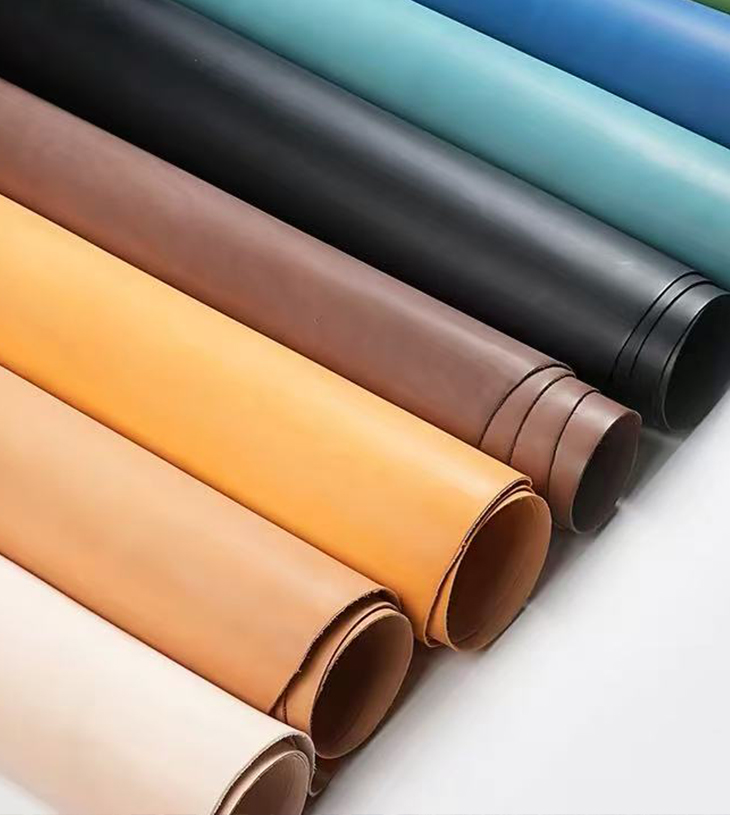 Plumelles Premium Leather Selection 1